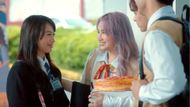 Alys celebrates her birthday with friends (Image via Viva One)